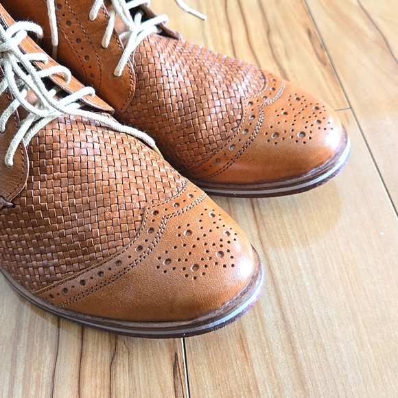 J Shoes Ankle Brown Leather Booties - Picture 2 of 13